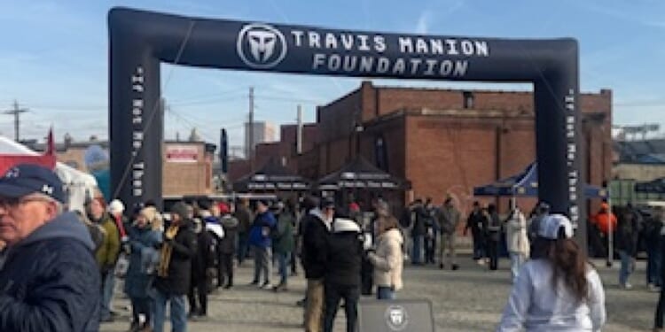 Army-Navy game about more than football, celebrates vets