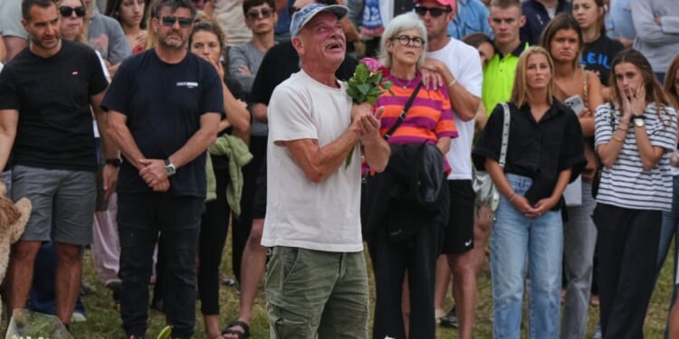 Australia moves to tighten gun laws after Bondi Beach shooting