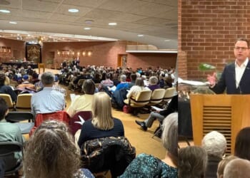 Gov. Shapiro Shows Up, Speaks at Radical Imam Thanksgiving