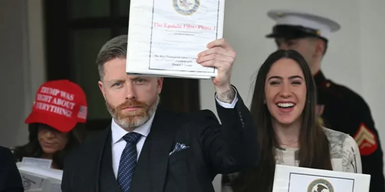 Wiles panned Bondi's 'binders full of nothingness' during Epstein files stunt