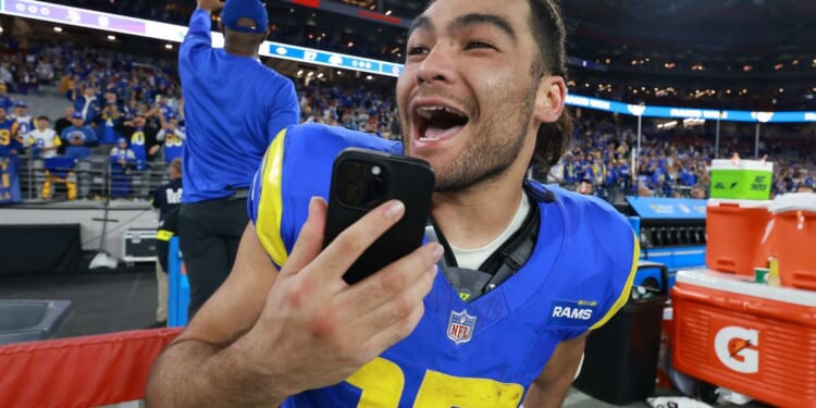 LA Rams star apologizes for agreeing to perform offensive gesture in touchdown dance