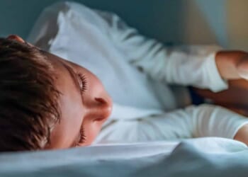 800,000 under-5s using social media