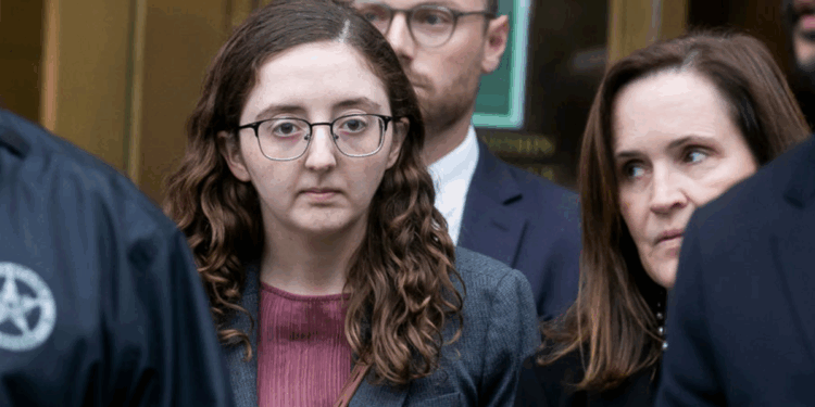 Caroline Ellison, Sam Bankman-Fried's partner in FTX crime, sprung early from prison