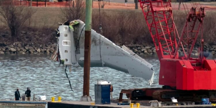 Congressional report finds Army at fault for Potomac plane crash