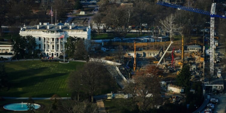 Environmental review of White House ballroom was 'deficient': Lawsuit