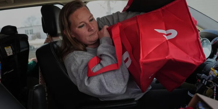 Food delivery apps to provide full cash refunds in California