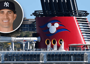 Former MLB All-Star calls out Disney Cruise Line for having a 'man dressed as woman'