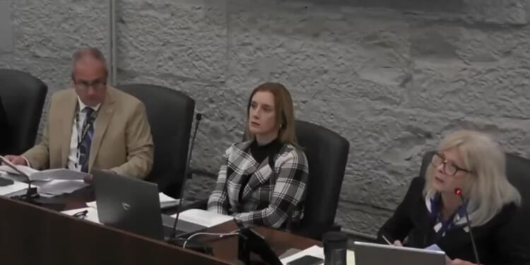 'Gold-Standard' Immigration Bill Slows In Indiana Amid Redistricting