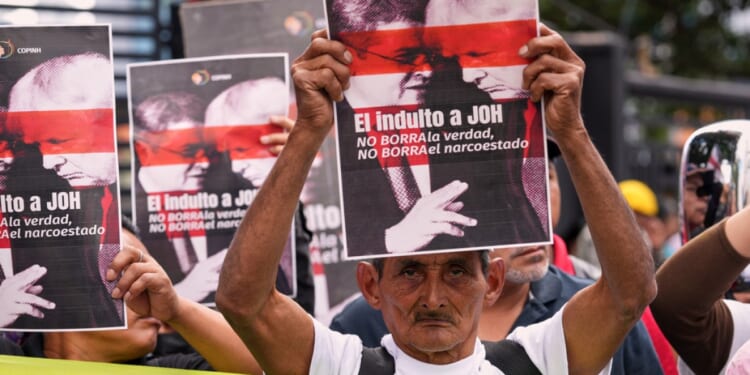 Honduran AG issues international arrest warrant for former president