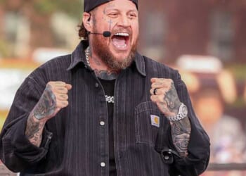 'I thought I'd die young': Jelly Roll breaks down in tears as Joe Rogan delivers huge surprise in emotional clip