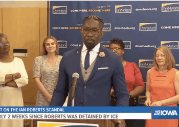 Ian Roberts welcomed as superintendent of Des Moines Public Schools in 2023.