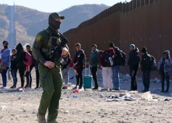 Illegal entries into AZ plummet, 60% fewer gotaways than Biden