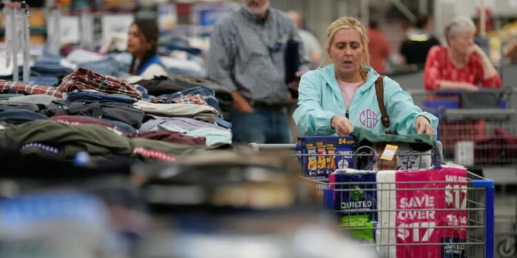 Inflation rose to 2.8% in September in Fed’s preferred gauge, delayed report shows