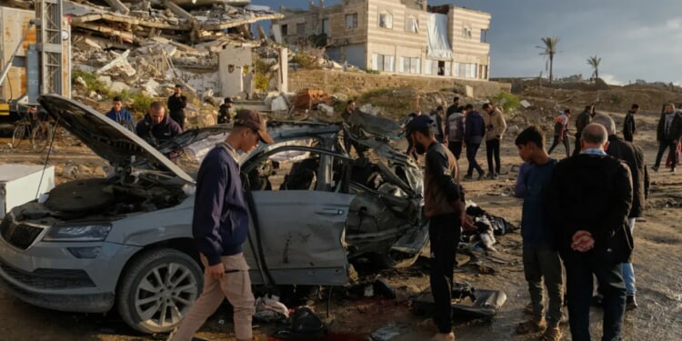 Israel kills top Hamas commander after attack on Israeli soldiers