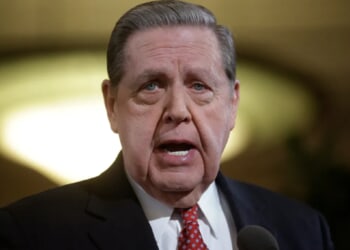 Jeffrey R. Holland, next in line to lead Church of Jesus Christ of Latter-day Saints, dies at 85