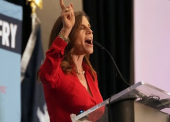 Mace claims 'hit job' police report on airport incident was 'falsified'