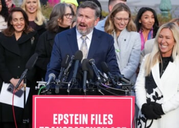 Massie threatens to bring inherent contempt against Bondi