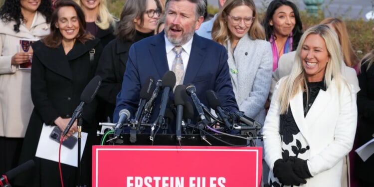 Massie threatens to bring inherent contempt against Bondi