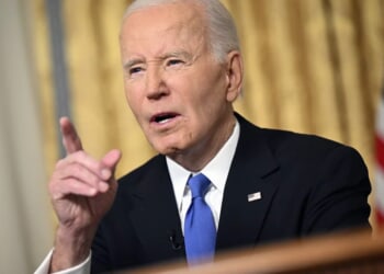 Old Man Starts Yelling, Whispering Creepily, Saying Weird Things