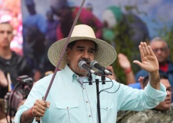 Putin offers ‘solidarity’ for Venezuelan people as tensions mount between Maduro and US