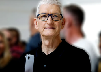 ROTTEN APPLE? Top execs bail on CEO Tim Cook as woked-up tech giant fumbles lead