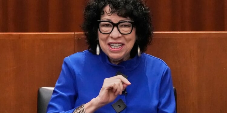 Sotomayor claims Trump DOJ is asking Supreme Court to 'destroy the structure of government' in FTC firing case