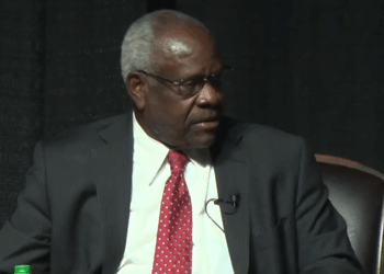 Clarence Thomas speaking at an event.
