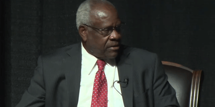 Clarence Thomas speaking at an event.