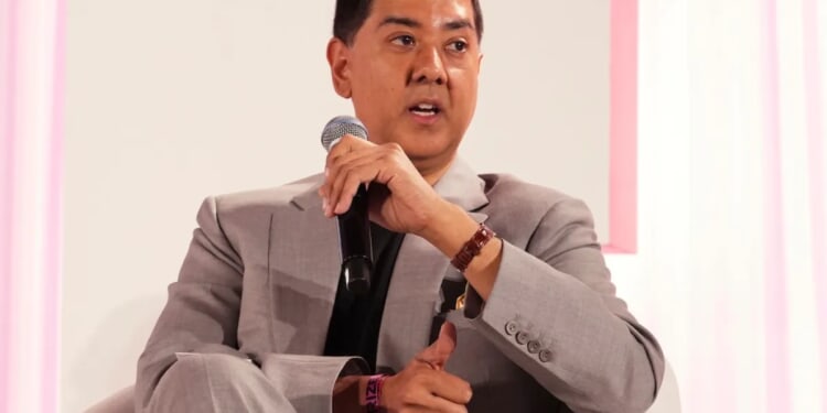 Trump locked in new legal battle over accused censorship advocate living in US