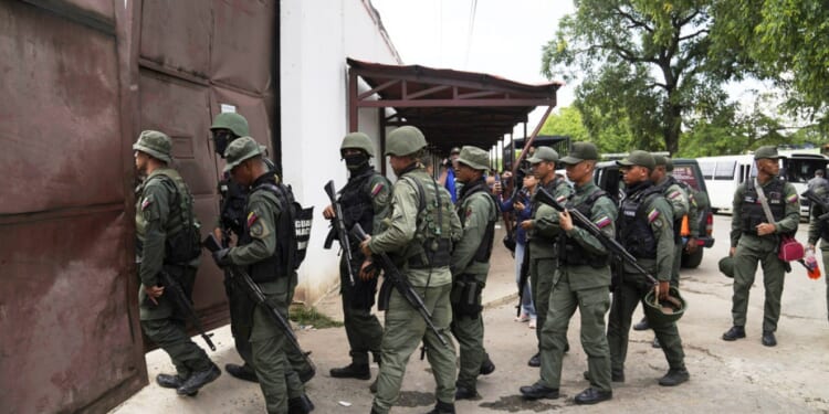 Trump sanctions Venezuelan model over alleged support for Tren de Aragua