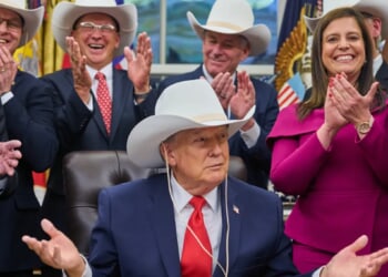 Trump slows bleeding of independent voters: White House Report Card