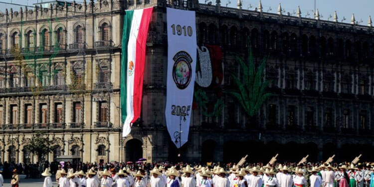 A 500-Year History by Paul Gillingham