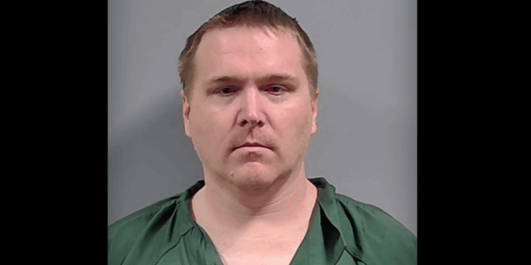 US postal worker allegedly thinks kid on scooter is making off with just-delivered package — then stupidity kicks in