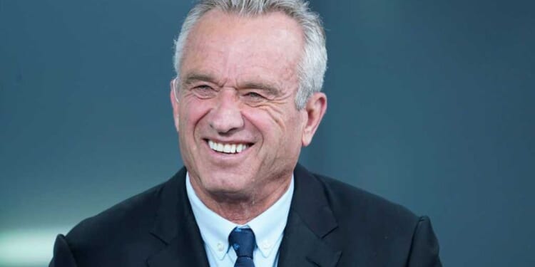 RFK Jr. steals the show after hilarious quacking ringtone interrupts White House briefing