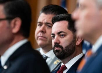 9 Republicans aid Democrats to advance Obamacare subsidies