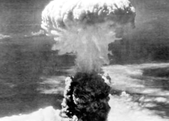 Review of 'The Nuclear Age' by Serhii Plokhy