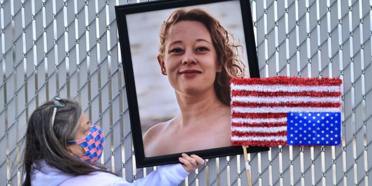 WATCH: Bystander video captures Renee Good protest kickoff — and it’s not grassroots at all