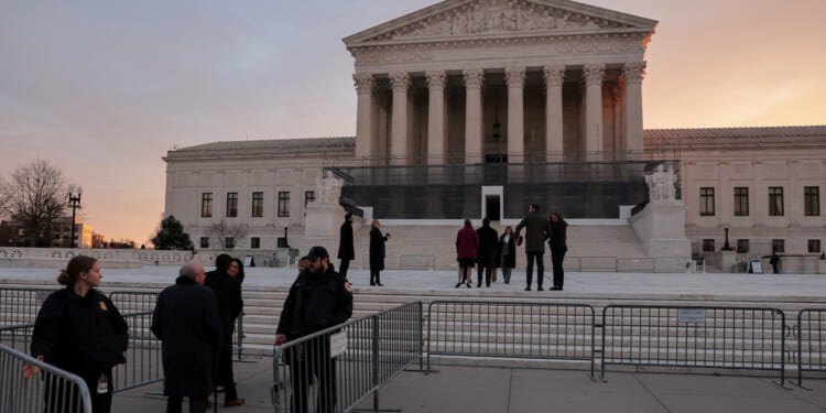 How the Supreme Court May Untangle the Tariff Knot