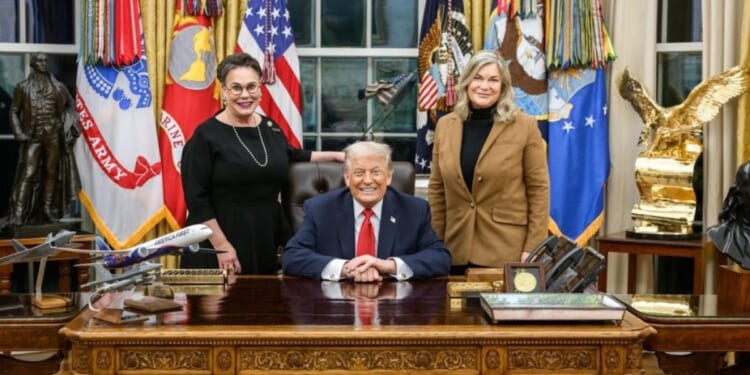 Cynthia Lummis endorses Harriet Hageman for Wyoming Senate seat