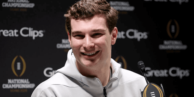 Hoosiers QB Fernando Mendoza gives 'all the glory to God' ahead of national championship