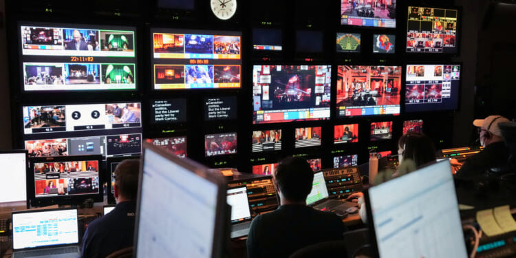 Canadian Media Outlets Help Whip Up U.S. Invasion Fears