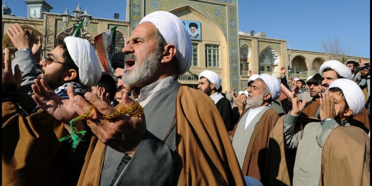 You Can’t Play the Mullahs Like They’re Davoisie