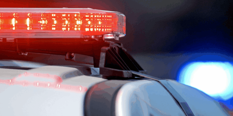 Video: Crooks plow car through jewelry store entrance in broad daylight smash-and-grab. But the suspects got sloppy.