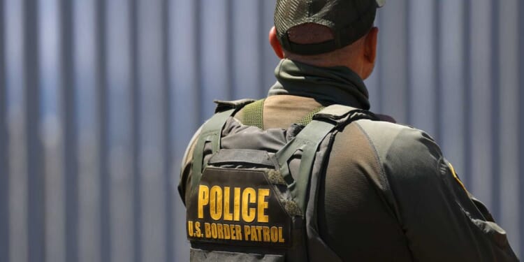 More than 100 outraged community members denounce elementary school teacher over 2-word post about ICE