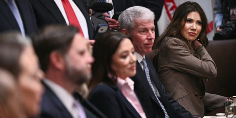 Trump puts Noem in the doghouse at first Cabinet meeting of 2026