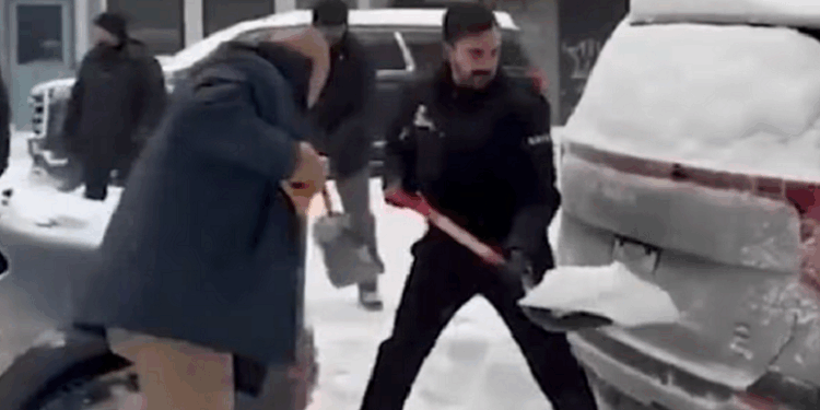 Mamdani Shovels Snow Like a Communist