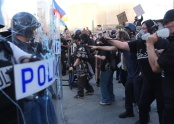 Left-wing rioters attack officers in LA as Bass warns military may return