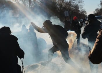 Appeals court indefinitely halts judge’s limits on ICE tactics in Minnesota