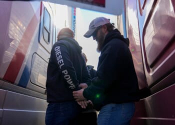 California postpones canceling licenses of illegal immigrant truck drivers