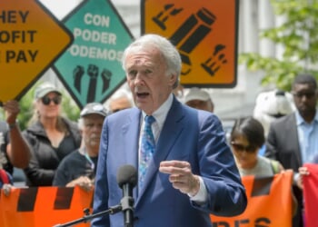 Ed Markey calls to 'invoke the 25th Amendment'